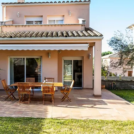Holiday home Casa Con Jardin-wifi Free L'Escala
