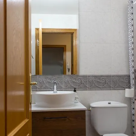 Casa Con Jardin-wifi Free Holiday home