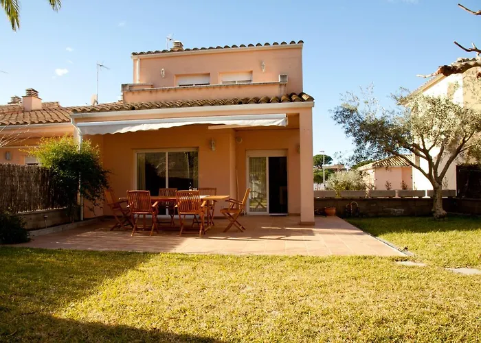 Casa Con Jardin-wifi Free L' Escala