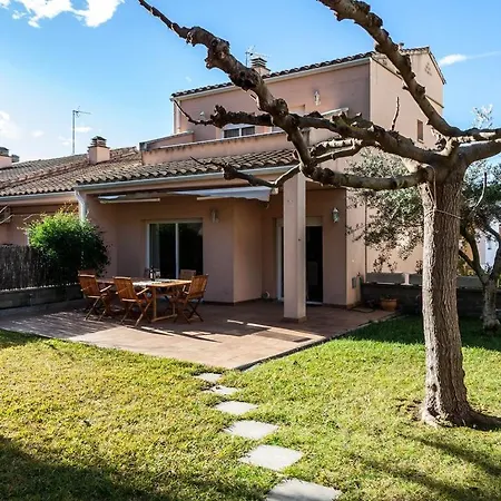 Дом отдыха Casa Con Jardin-wifi Free